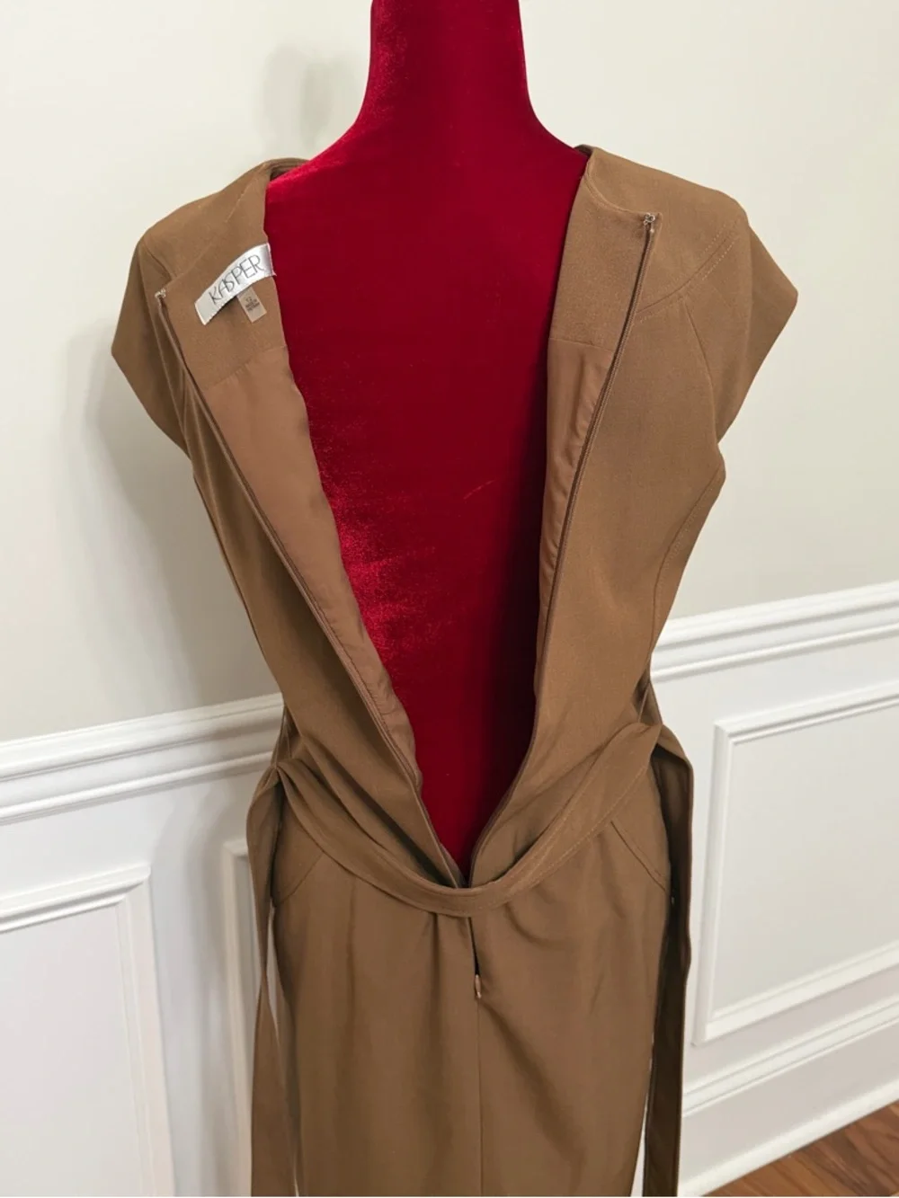 Kasper Classic Brown Belted Cap-Sleeve Dress - Picture 5 of 7